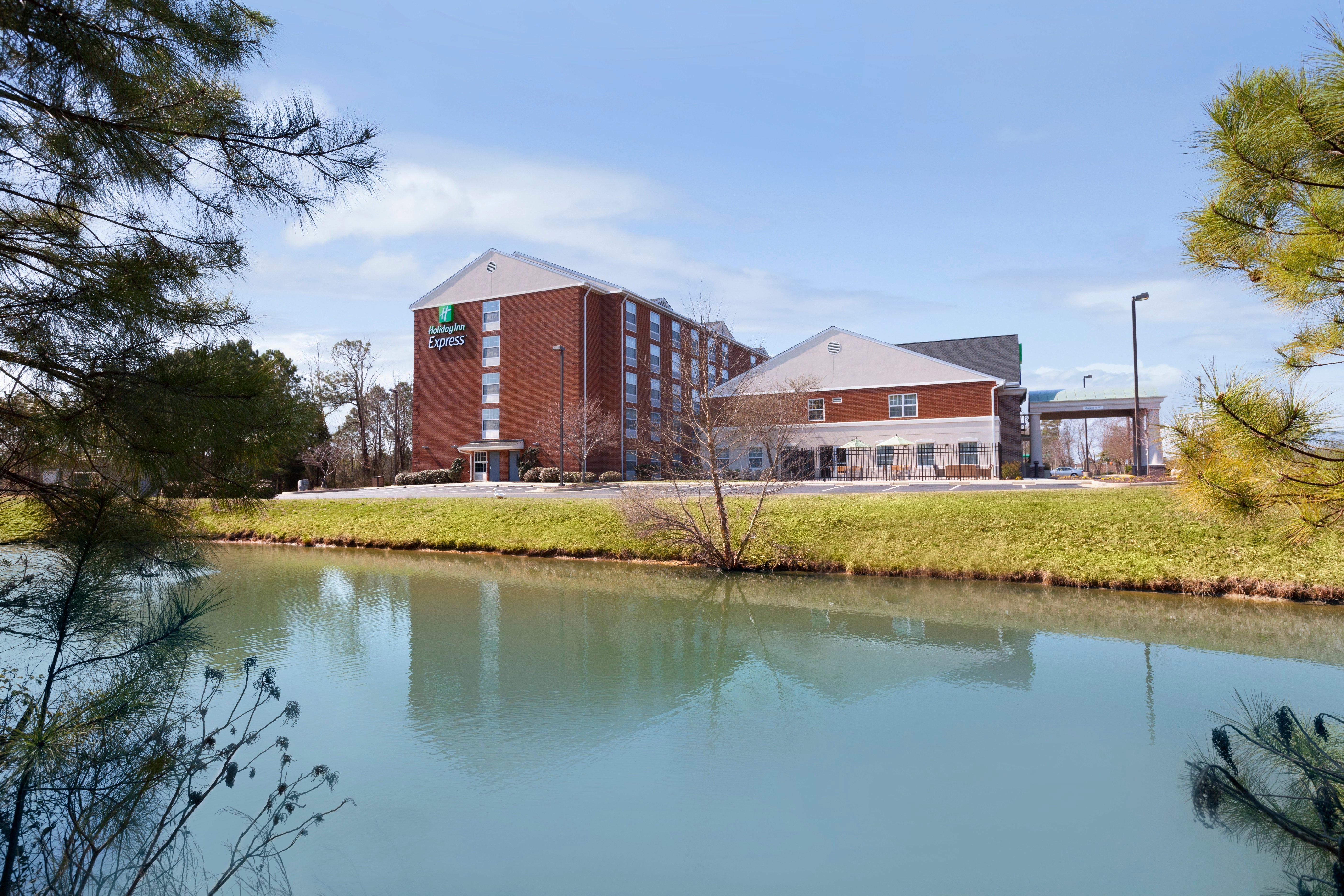 Holiday Inn Express Williamsburg North By Ihg Norge Exterior foto